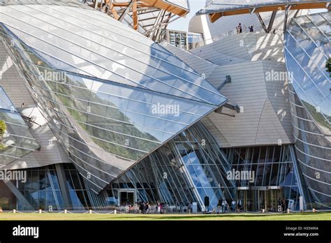 entrée fondation louis vuitton|Louis Vuitton exhibitions paris.